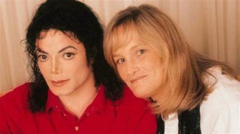 Is Michael Jacksons Ex Wife Debbie Rowe, Still。